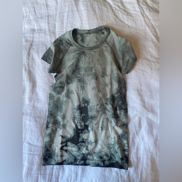 lululemon athletica Tops - Lulu lemon swiftly tech